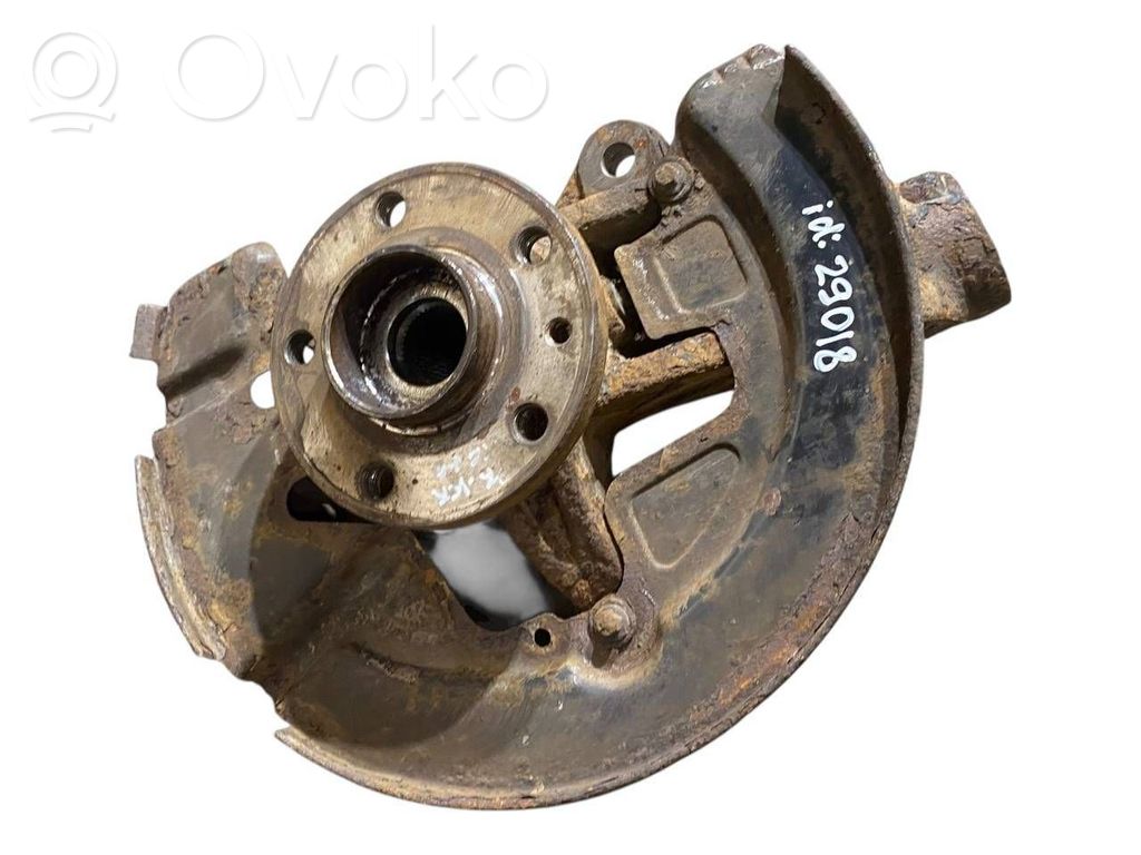 Priekšējā riteņa rumbas vārpstas šarnīrs (stupica, capfa)