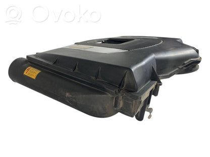 Engine cover (decorative trim)