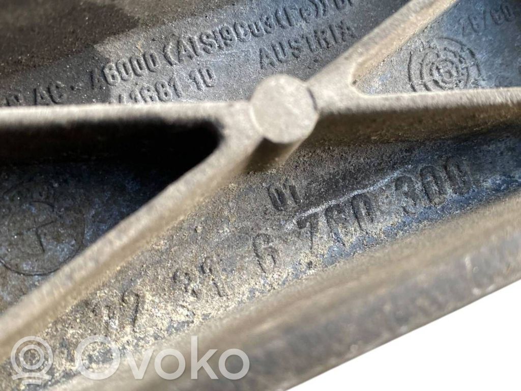 Pārnesumkārbas stiprinājuma kronšteins