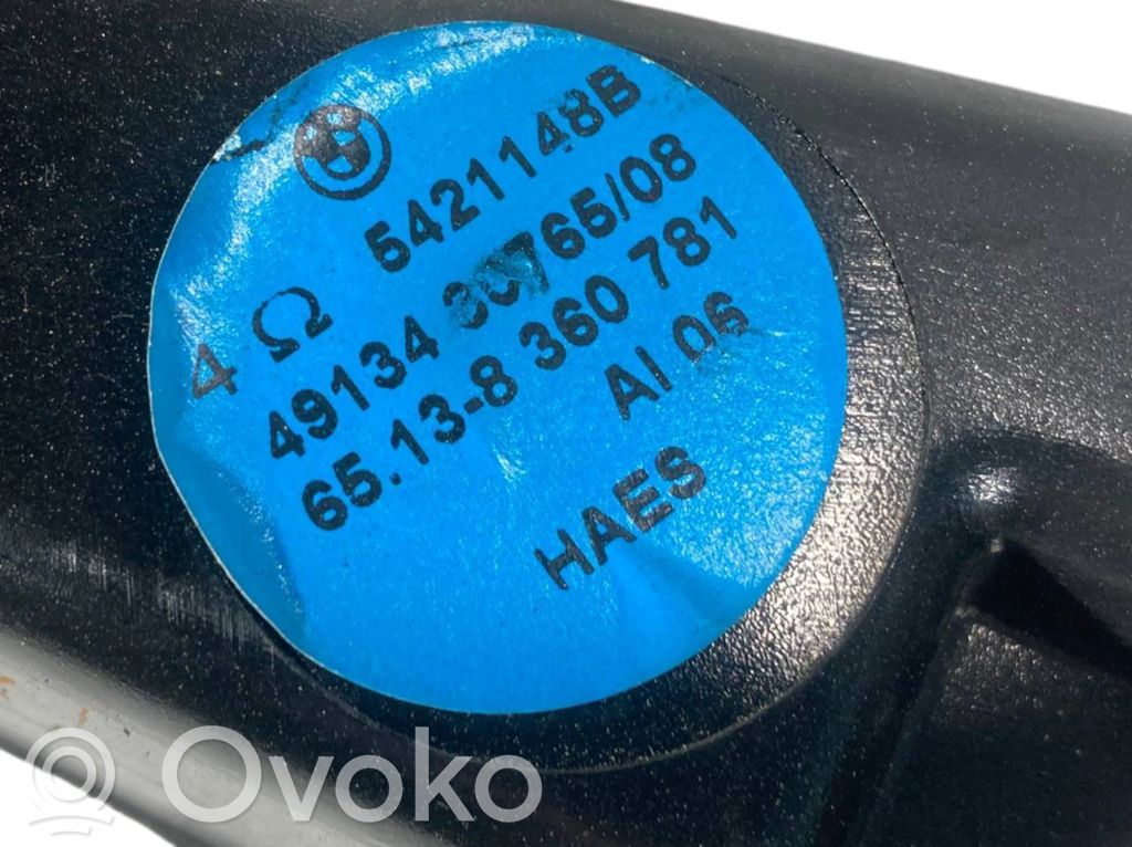 Динамик(и) в передней двери