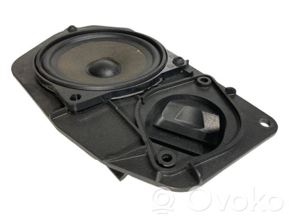 Skaļrunis (-i) pakaļējās durvīs