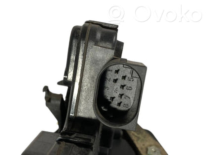 Aizmugurē slēdzene