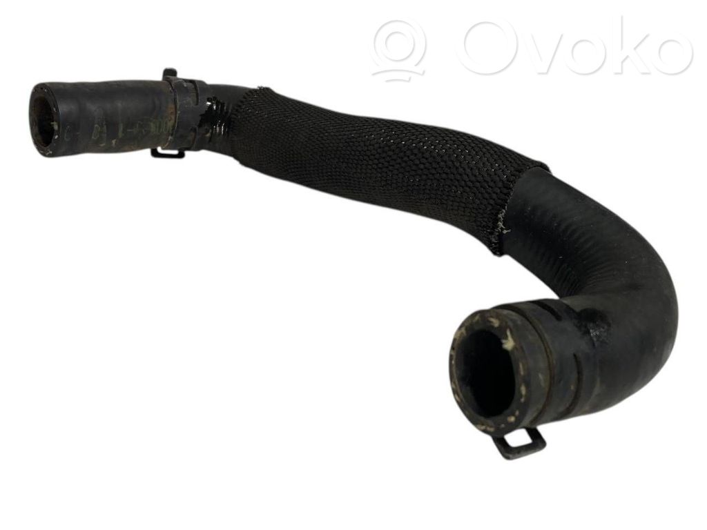 Caurulīte (-es) / šļūtene (-es)