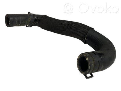 Caurulīte (-es) / šļūtene (-es)