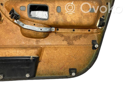 Priekšējo durvju apdare