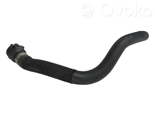 Caurulīte (-es) / šļūtene (-es)