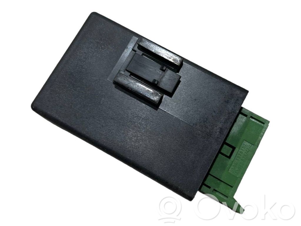 Logu tīrītāju relejs