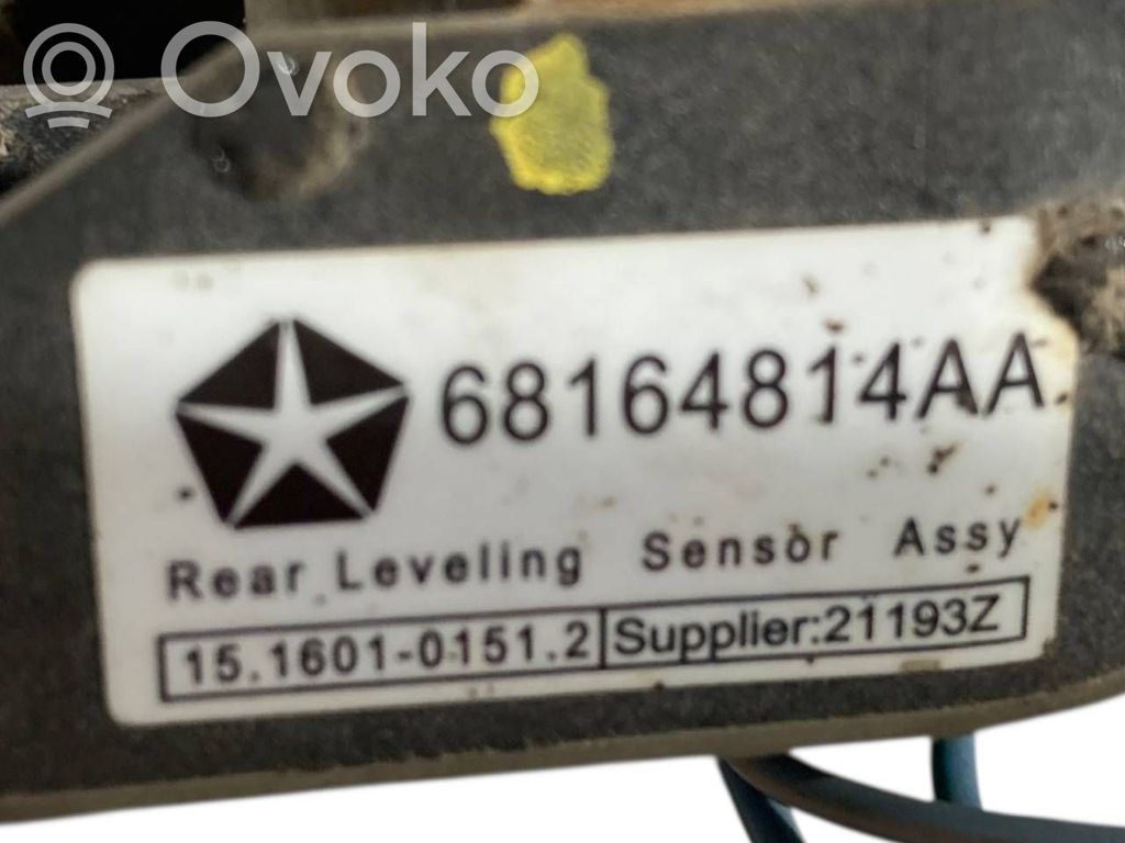 Aizmugurē balstiekārtas augstuma sensors