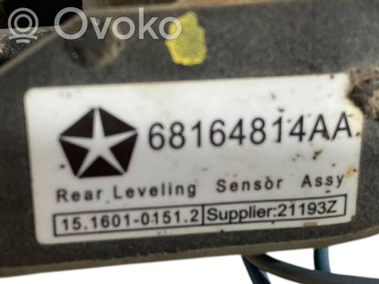 Aizmugurē balstiekārtas augstuma sensors