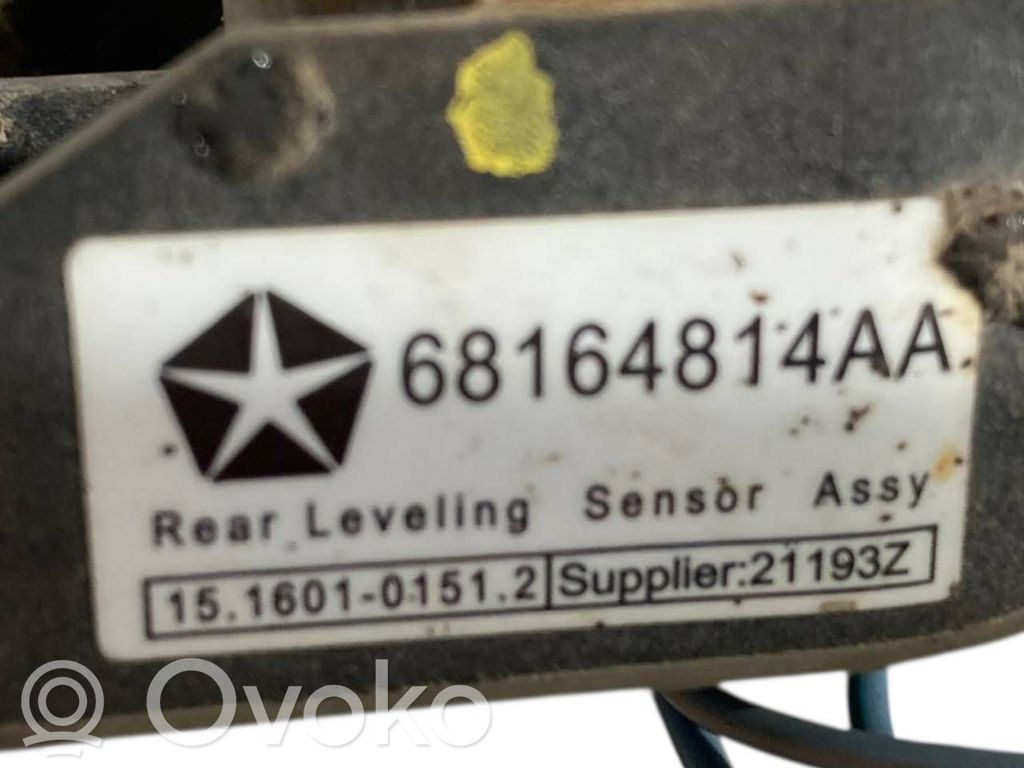 Aizmugurē balstiekārtas augstuma sensors