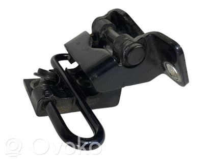 Aizmugurē apakšējā vira (eņģe)