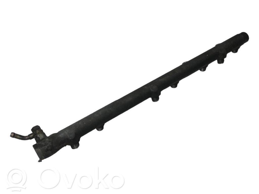 Fuel main pipe