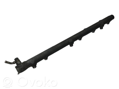 Fuel main pipe
