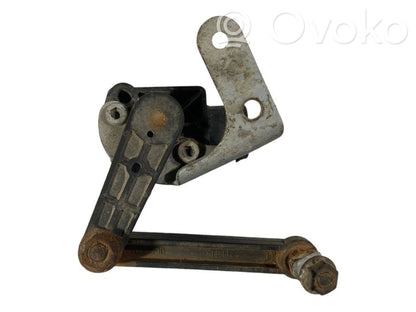 Augstuma sensors (priekšējo lukturu)