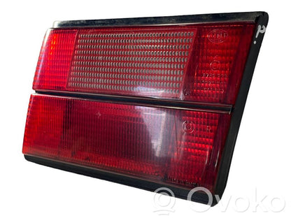 Aizmugurējais lukturis pārsegā