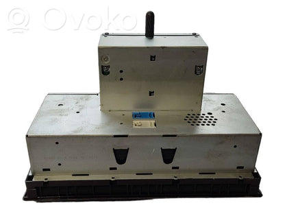 Radio / CD/DVD atskaņotājs / navigācija