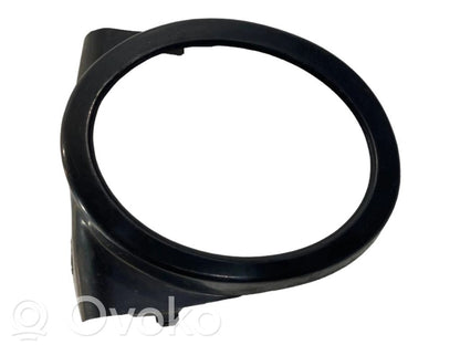 Pretmiglas luktura dekoratīvais režģis