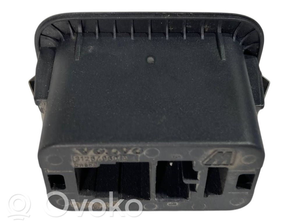 Aizmugures durvju atvēršanas slēdzis