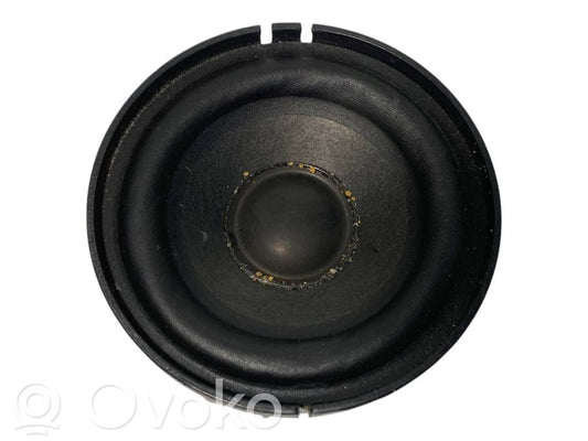 Skaļrunis priekšējā panelī