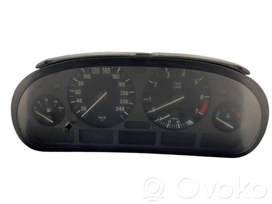 Speedometer (in the instrument panel)
