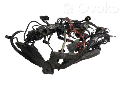 Dzinēja vadu instalācija