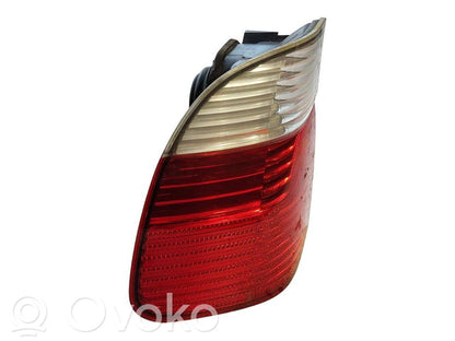 Задний фонарь в кузове