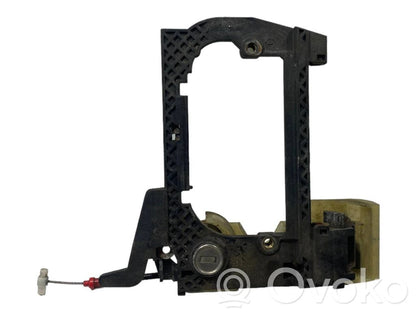 Держатель/кронштейн для внешней ручки открывания спереди