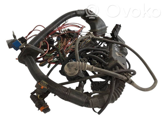 Dzinēja vadu instalācija