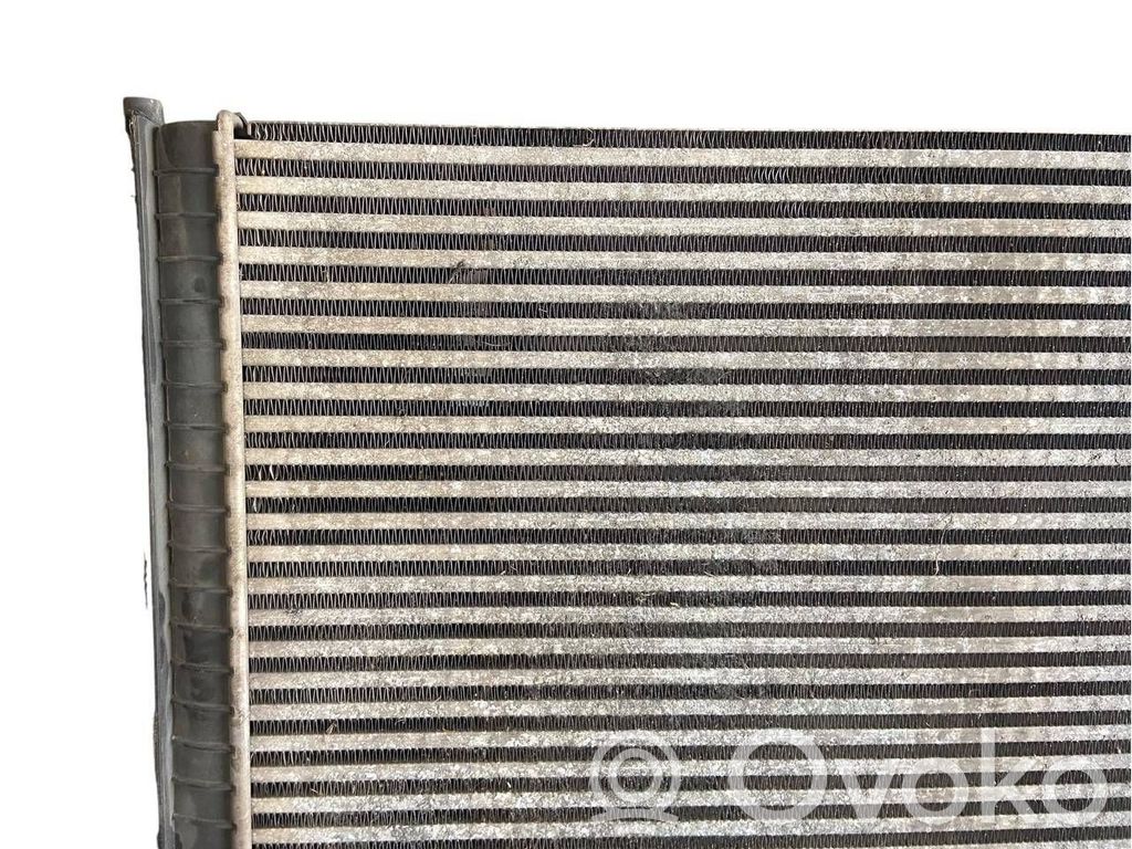 Starpdzesētāja radiators