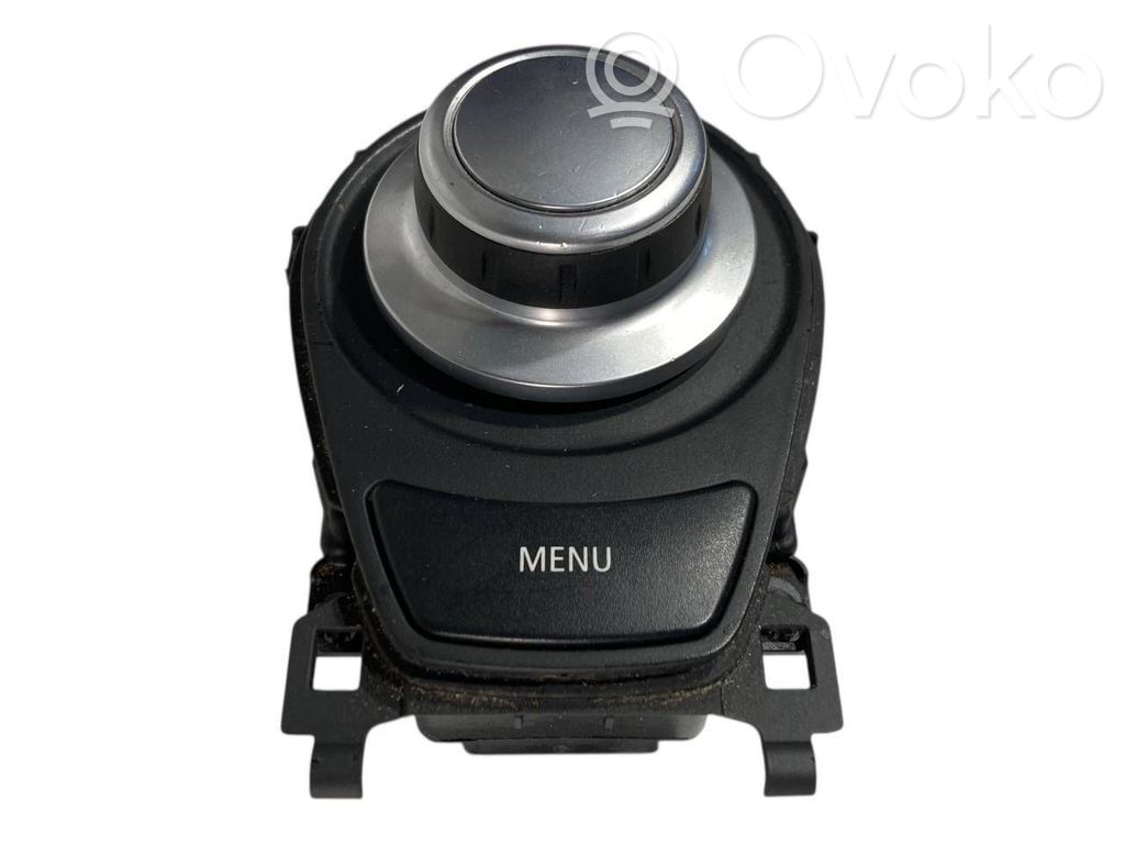 Multimediju kontrolieris