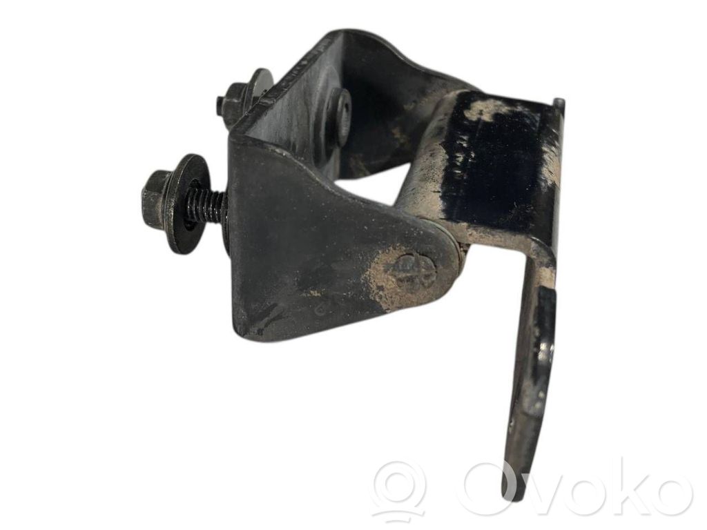 Aizmugurējā pārsega eņģe (-ess)