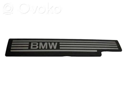 Engine cover (decorative trim)