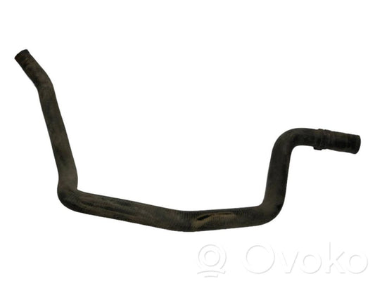 Caurulīte (-es) / šļūtene (-es)