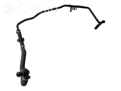 Caurulīte (-es) / šļūtene (-es)