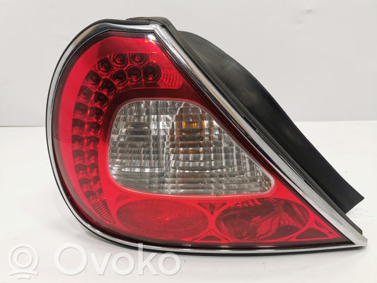 Aizmugurējais lukturis virsbūvē