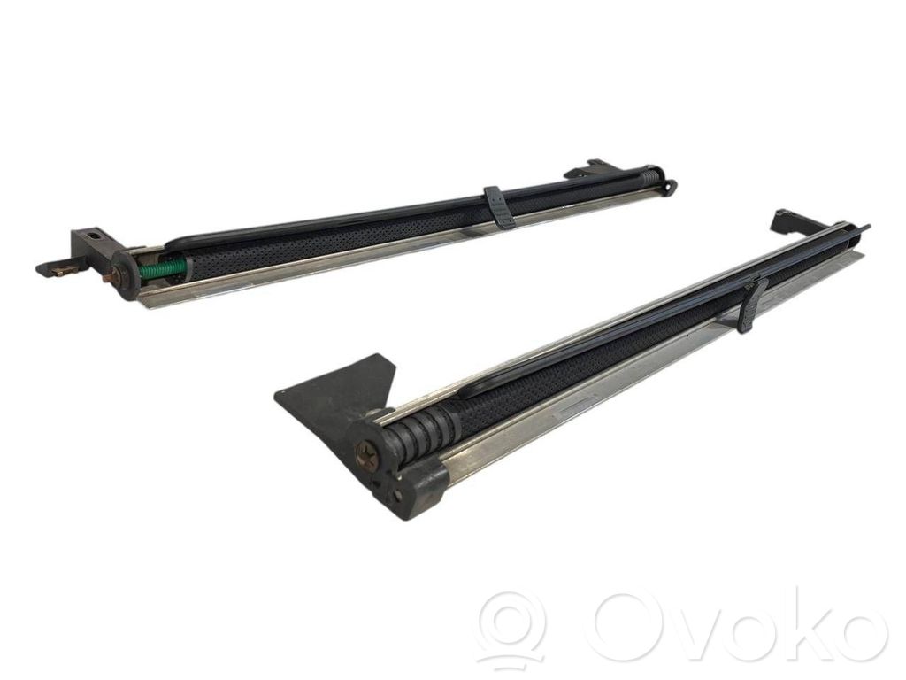 Apšuvums aizmugurējām durvīm