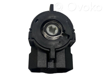 Aizdedzes slēdža kontakti