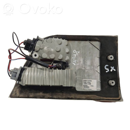 Aizmugurējais lukturis pārsegā