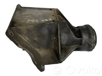 Pusass sakabes gultņa stiprinājums