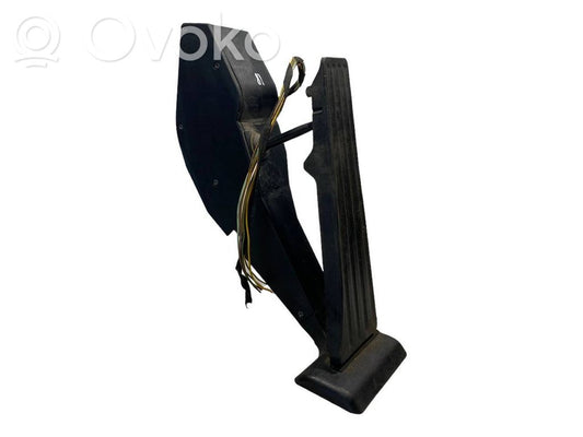 Педаль акселератора