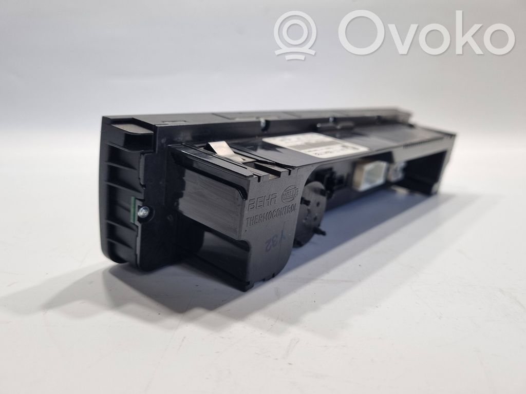 Gaisa kondicioniera / klimata kontroles / salona apsildes vadības bloks (salonā)