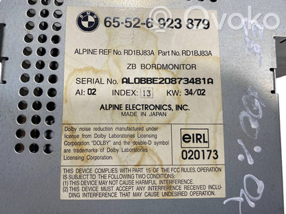 Radio / CD/DVD atskaņotājs / navigācija