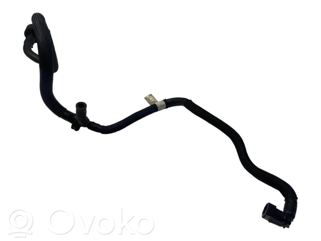 Caurulīte (-es) / šļūtene (-es)