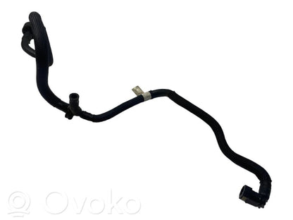 Caurulīte (-es) / šļūtene (-es)