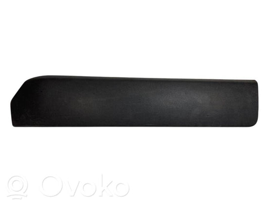 Aizmugurē durvju dekoratīvā apdare (moldings)