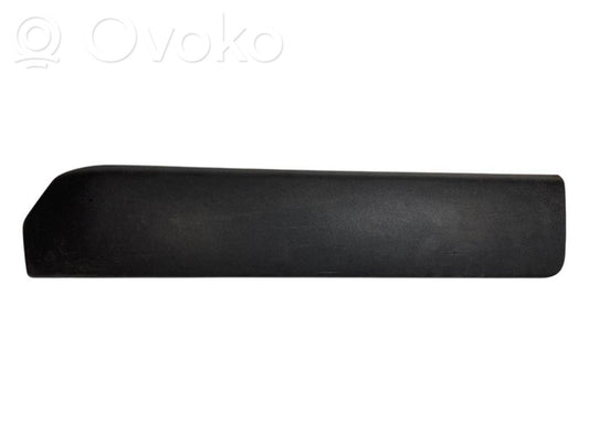 Aizmugurē durvju dekoratīvā apdare (moldings)