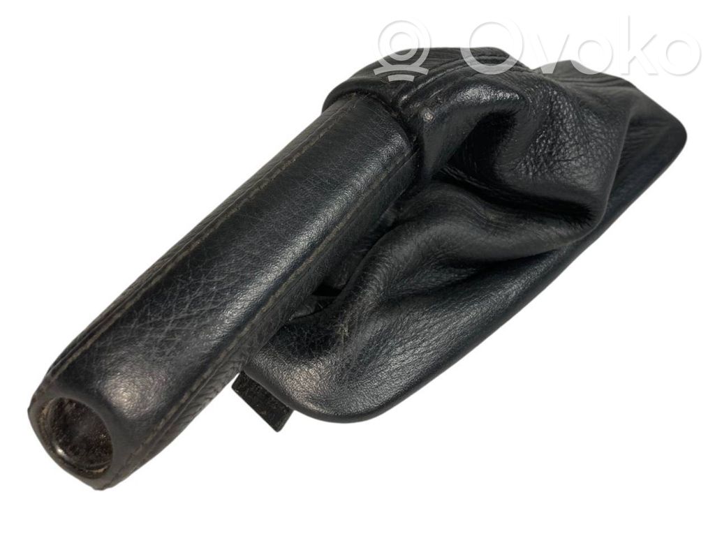 Rokas bremzes dekoratīvā apdare