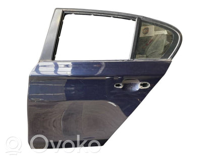 Aizmugurējās durvis