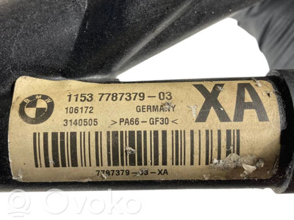 Caurulīte (-es) / šļūtene (-es)