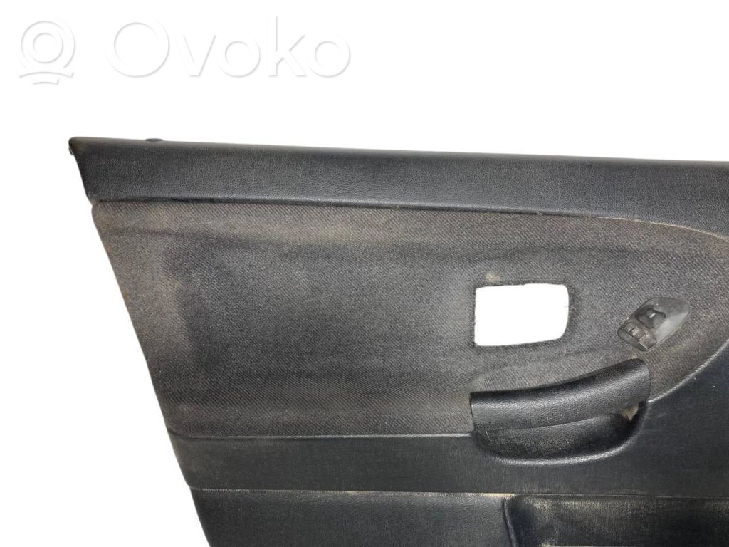 Priekšējo durvju apdare